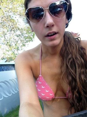 Naked selfies from young coed Clara